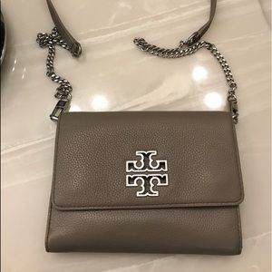 Tory Burch Britten Chain Wallet w/removable strap